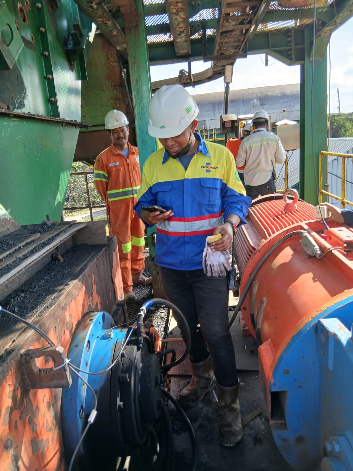 installation level sensor ultrasonic in chemical tank